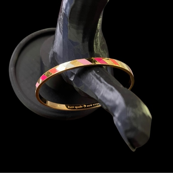 Kate Spade ♠️ New York Idiom Bangle - Three Cheers - Pink & Gold Bracelet - VGUC - Picture 4 of 5